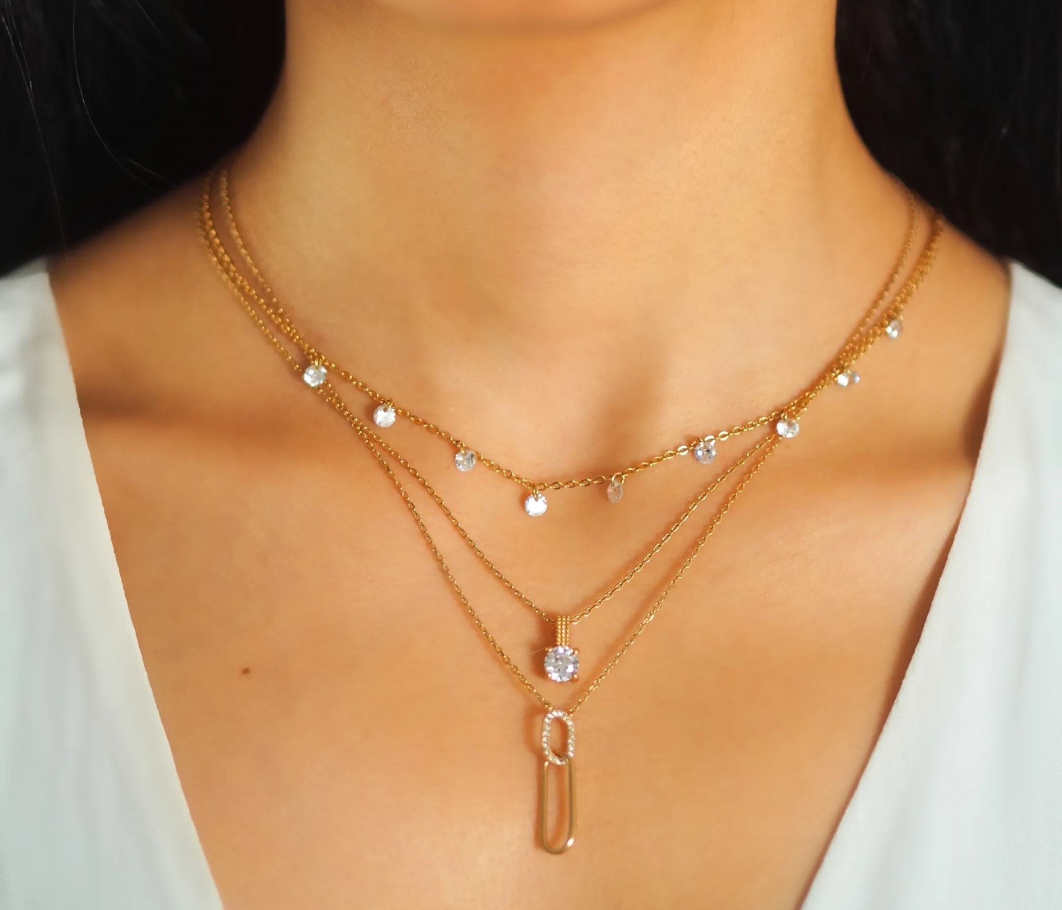 Modern gold necklaces and pendants