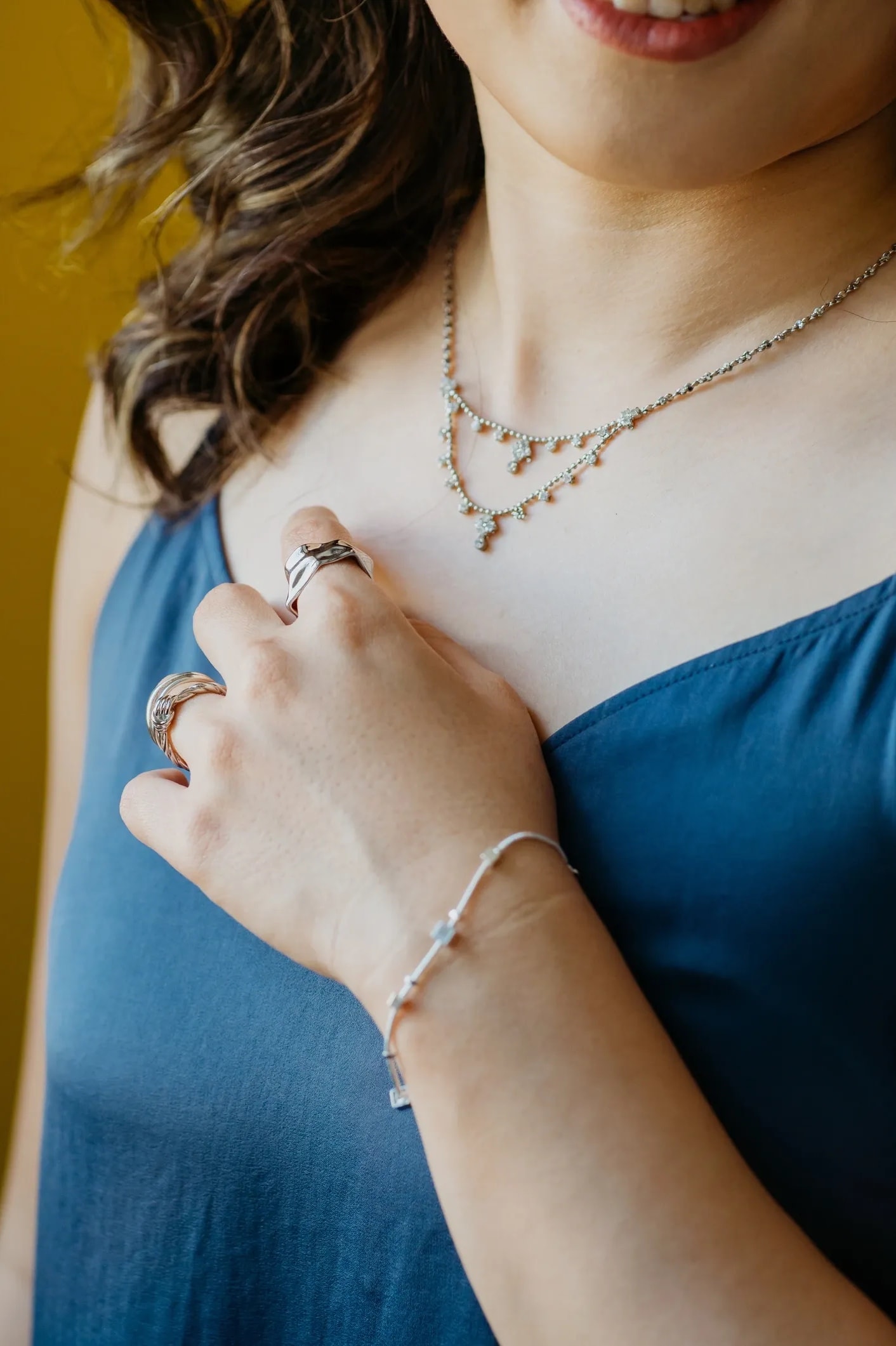Matching jewellery sets — necklace, earrings and bracelet